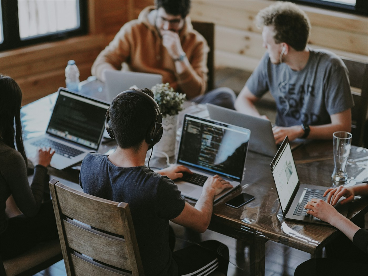Different client groups connected to a central software tool